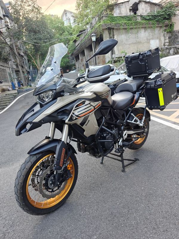 贝纳利 TRK552