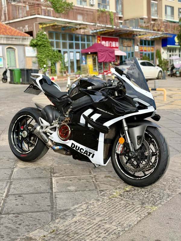 杜卡迪 Panigale V4