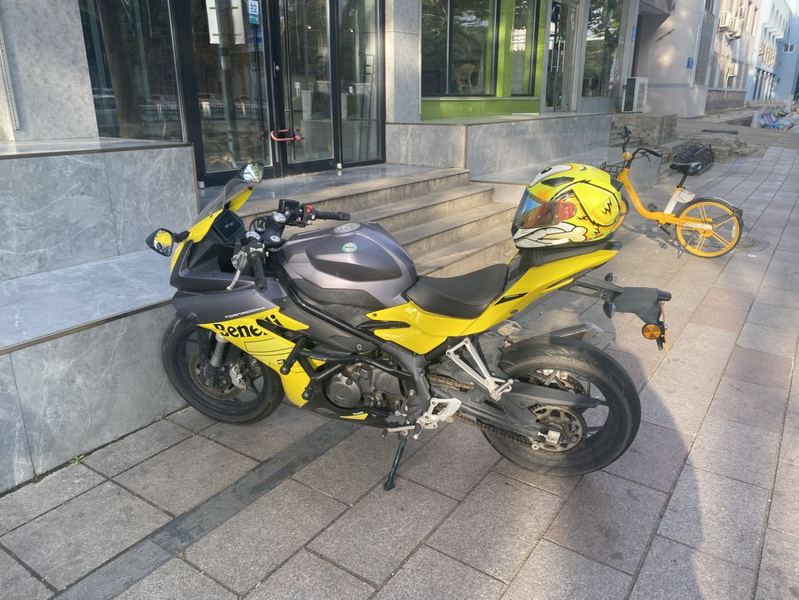 贝纳利 龙卷风 Tornado 302R