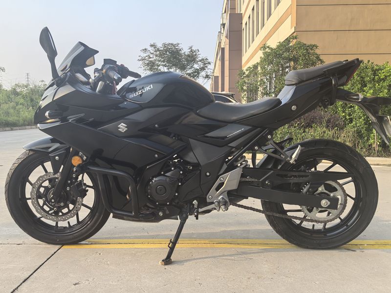 豪爵铃木 GSX250R