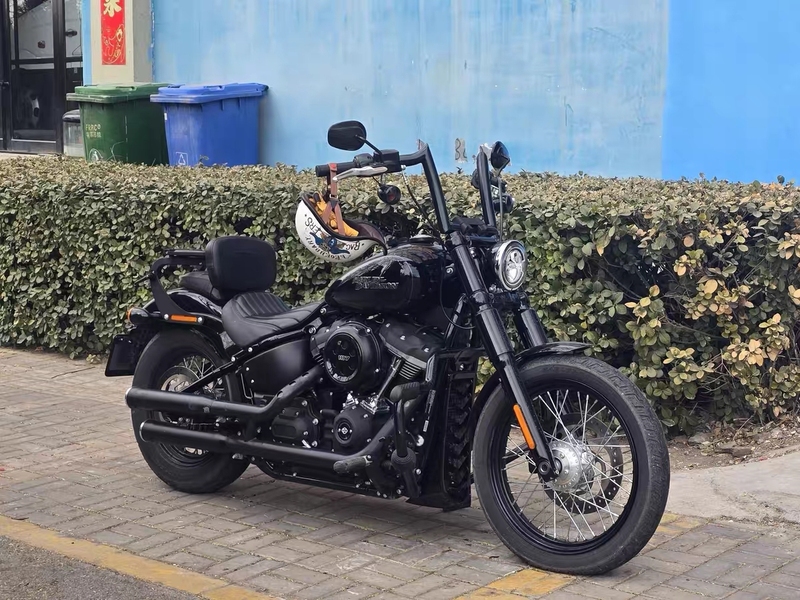 哈雷戴维森 街霸 Street Bob