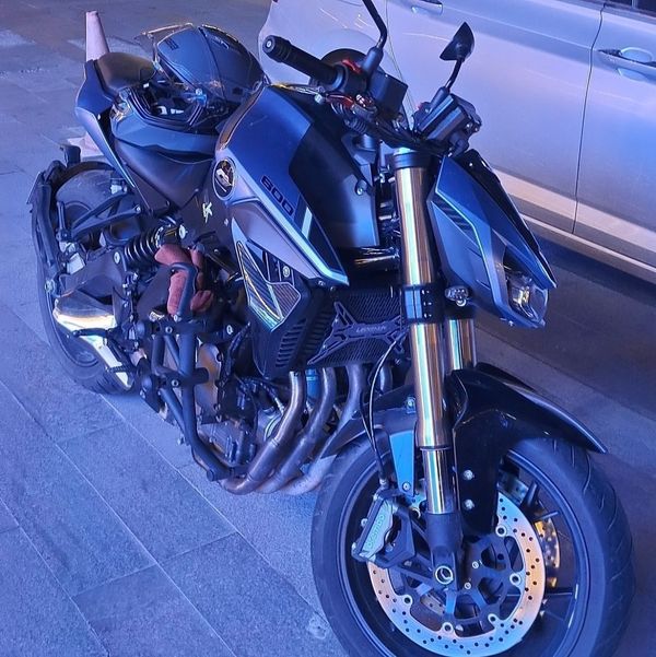 QJMOTOR 追600