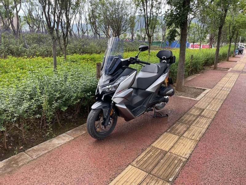 无极 SR250GT