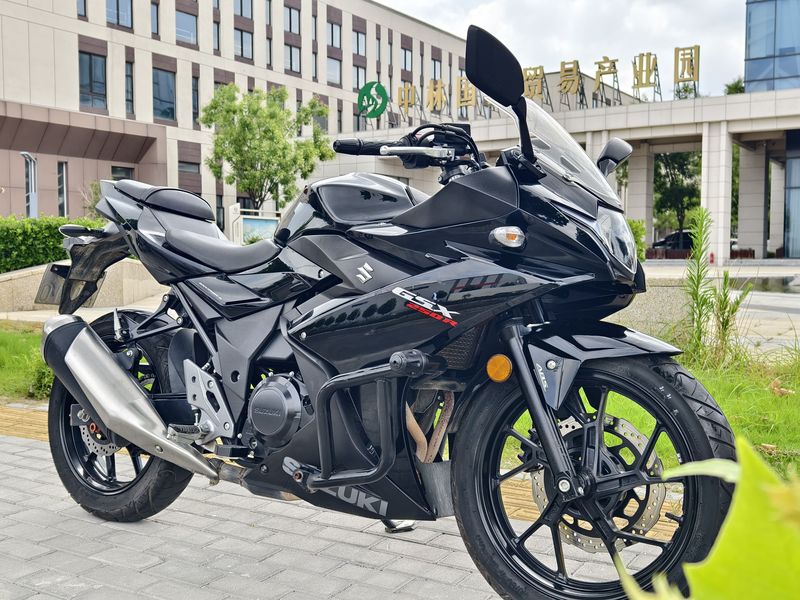 豪爵铃木 GSX250R