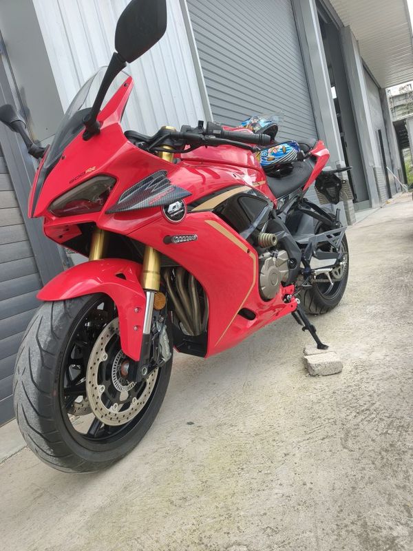 QJMOTOR 赛600