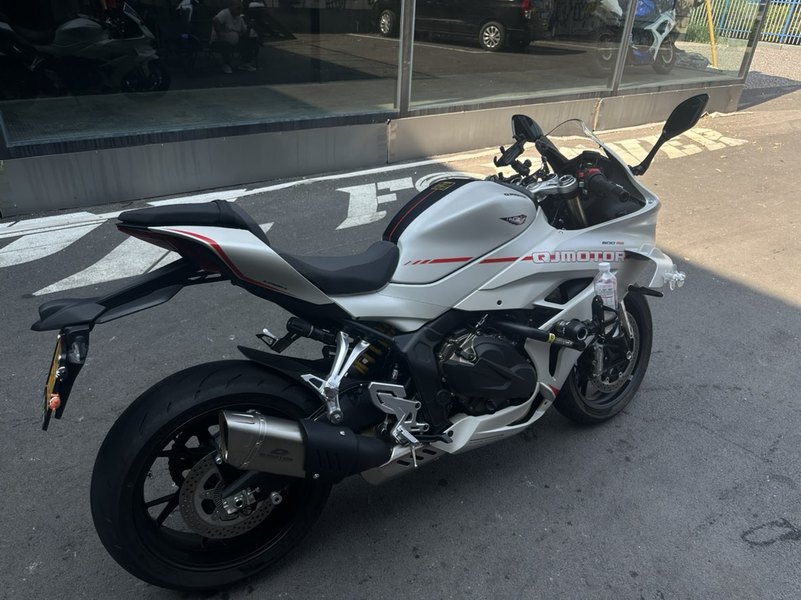 QJMOTOR 赛600