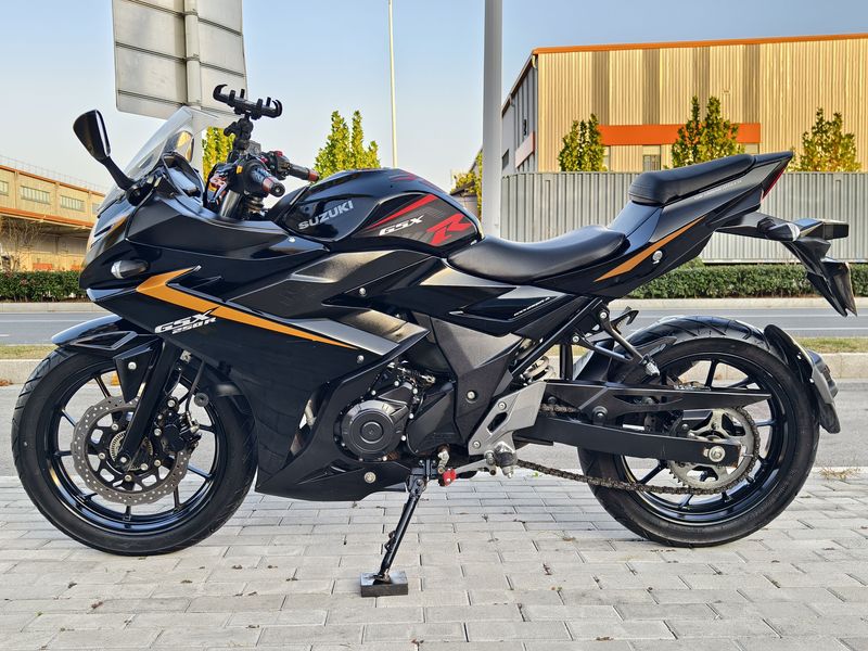 豪爵铃木 GSX250R