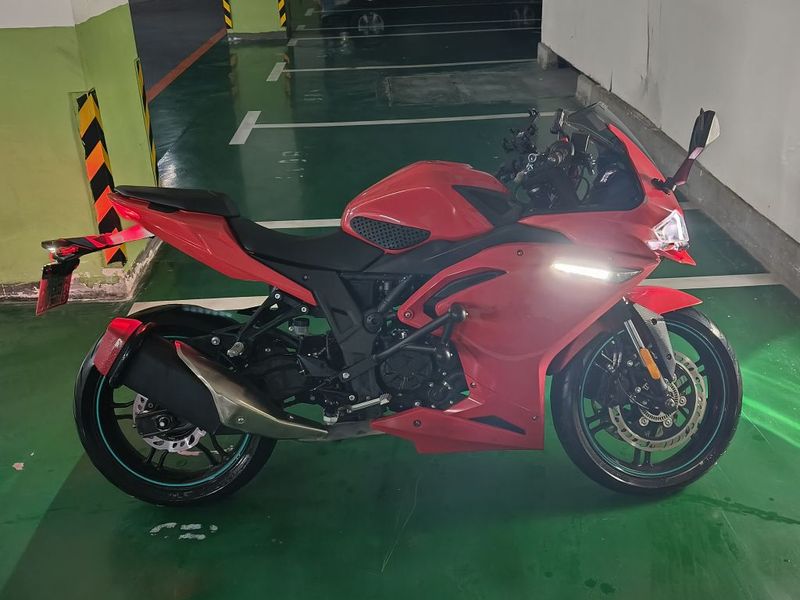 无极 300RR