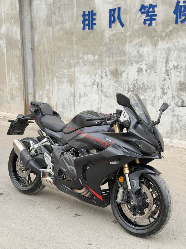 QJMOTOR 赛600