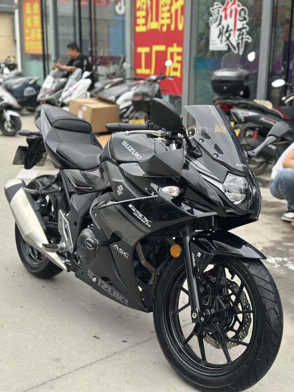 豪爵铃木 GSX250R