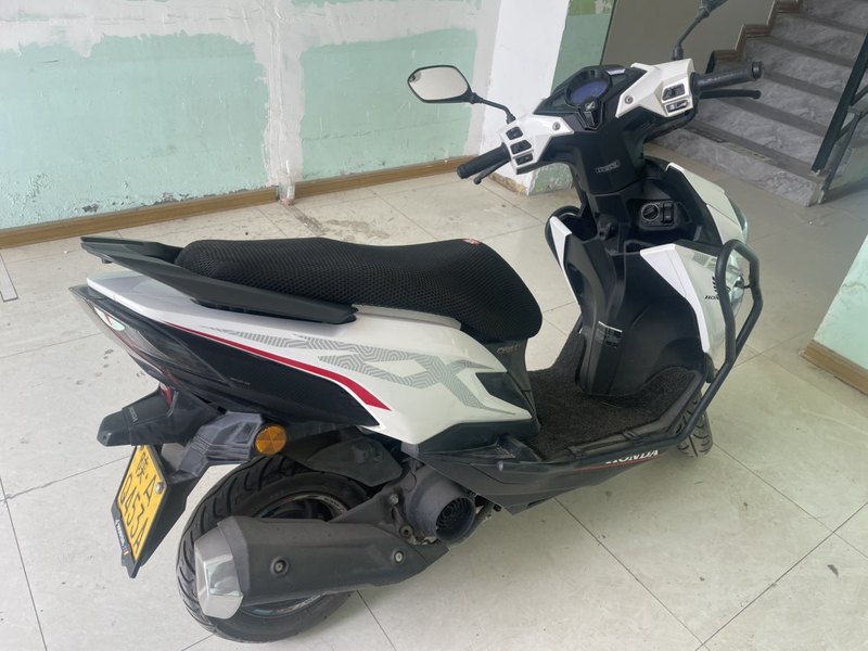 新大洲本田 裂行 RX125Fi