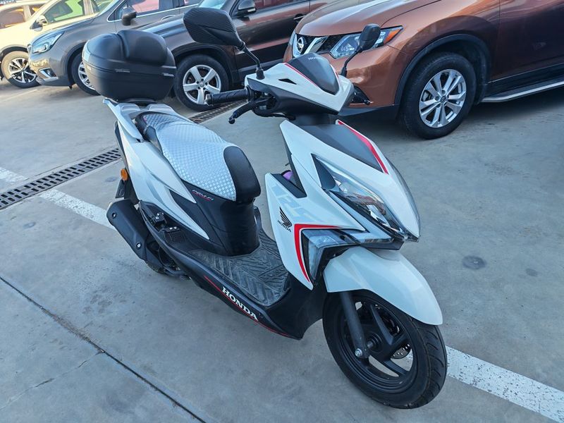 新大洲本田 裂行 RX125Fi