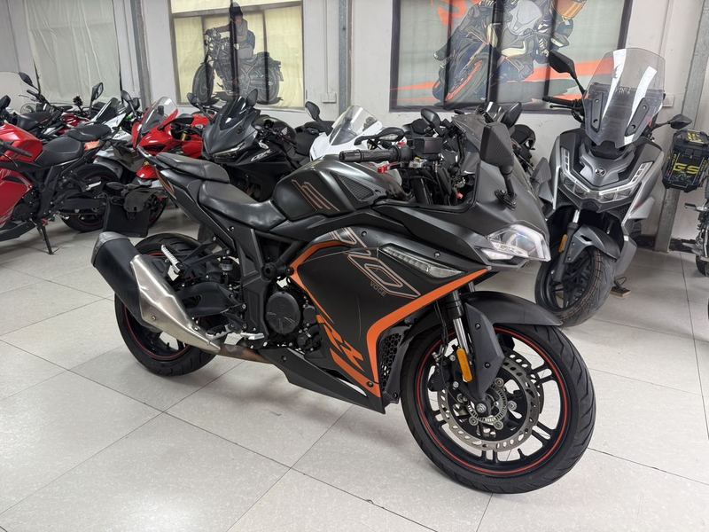 无极 300RR