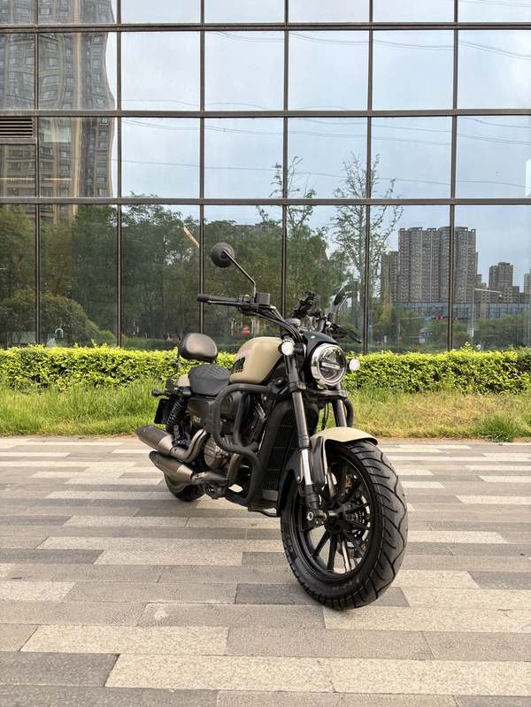 QJMOTOR 闪300S