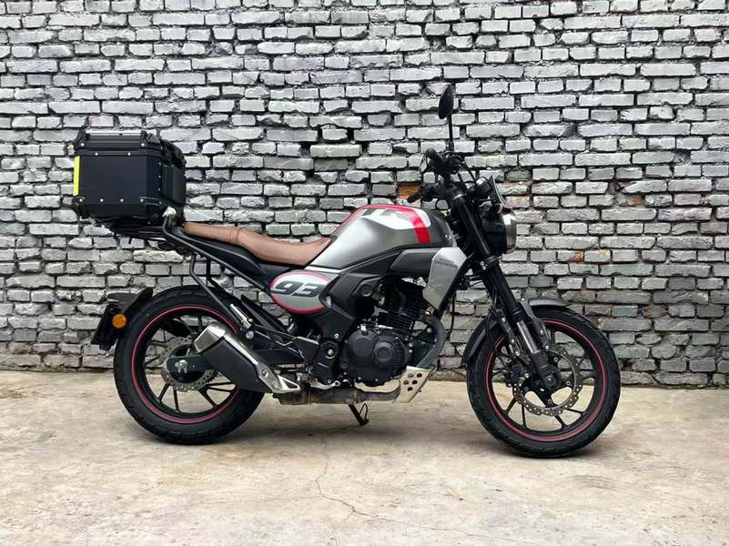 新大洲本田 CBF190TR