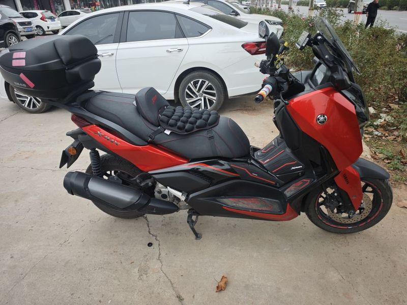 雅马哈 XMAX