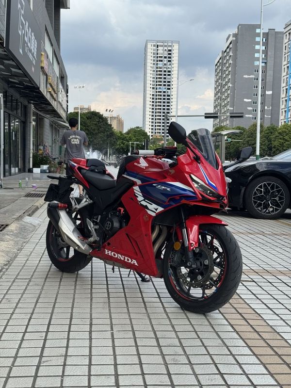 本田WING CBR400R