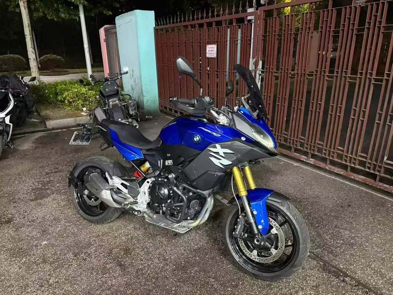 宝马 F 900 XR