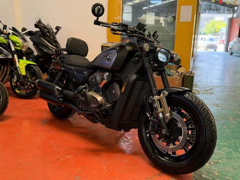 QJMOTOR 闪600