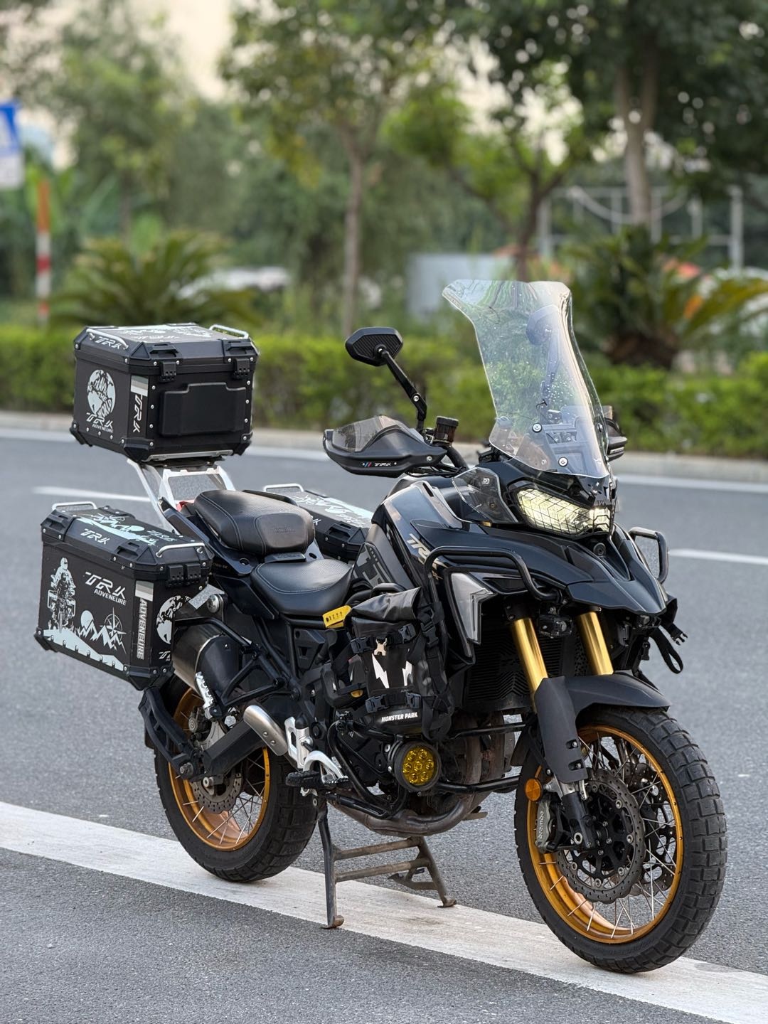 贝纳利 TRK702