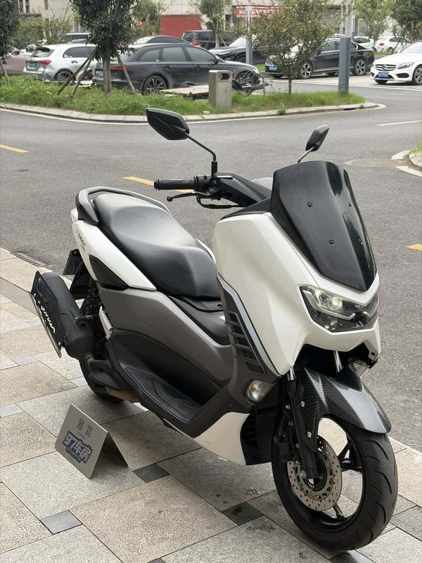 雅马哈 NMAX