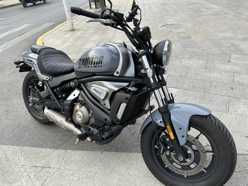 QJMOTOR 闪500S