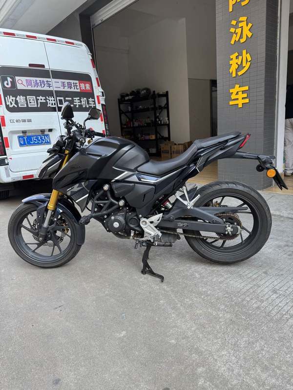 新大洲本田 CBF190R