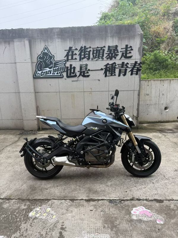 QJMOTOR 追600