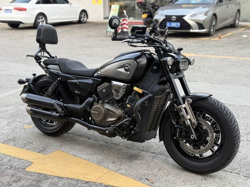 QJMOTOR 闪600