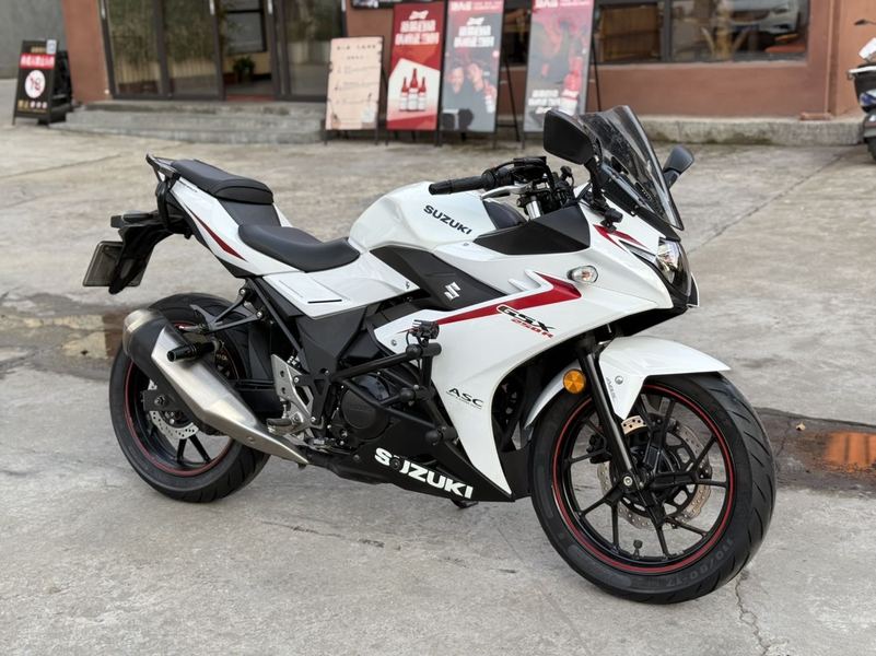 豪爵铃木 GSX250R