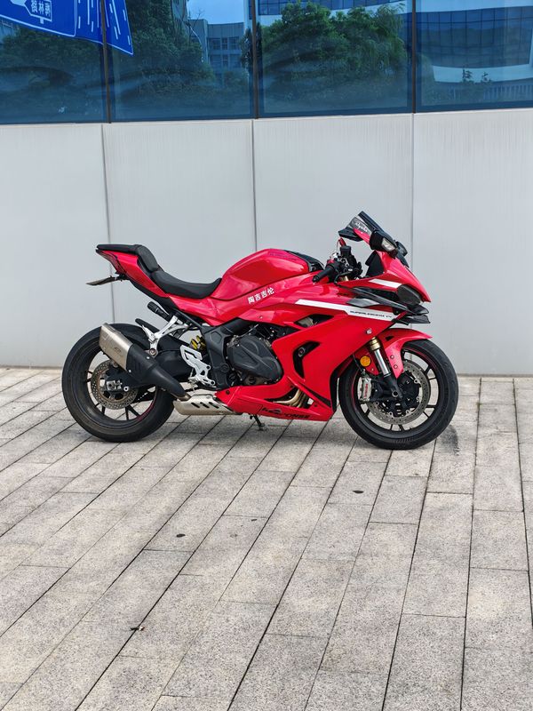 QJMOTOR 赛600