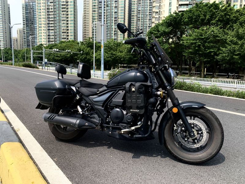 豪爵 TR300