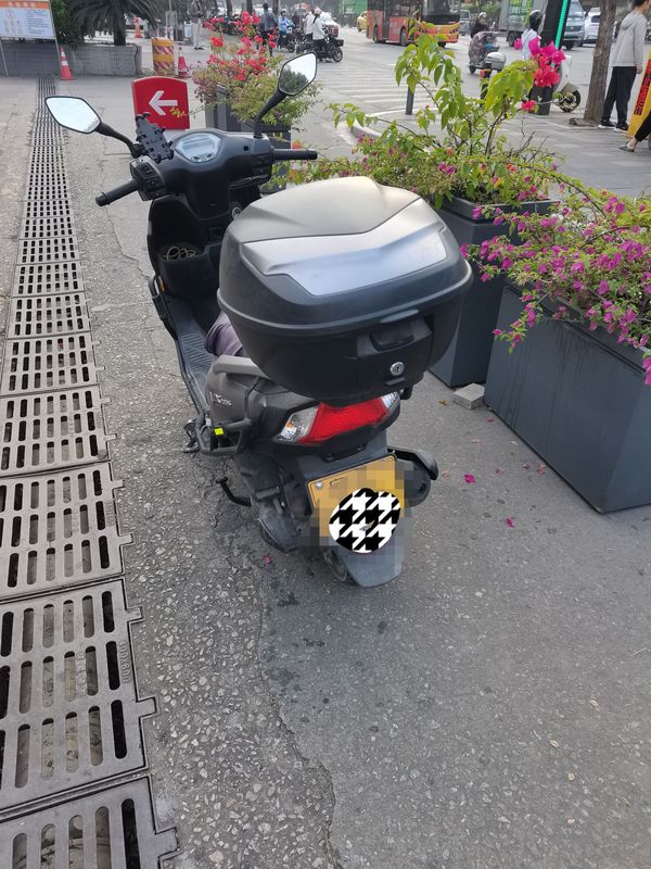 豪爵 虎鲨VX125