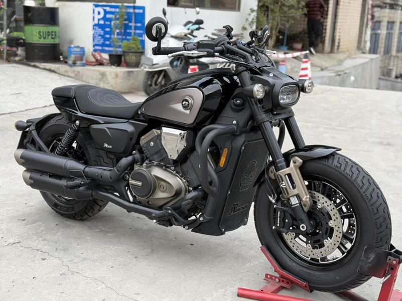QJMOTOR 闪600