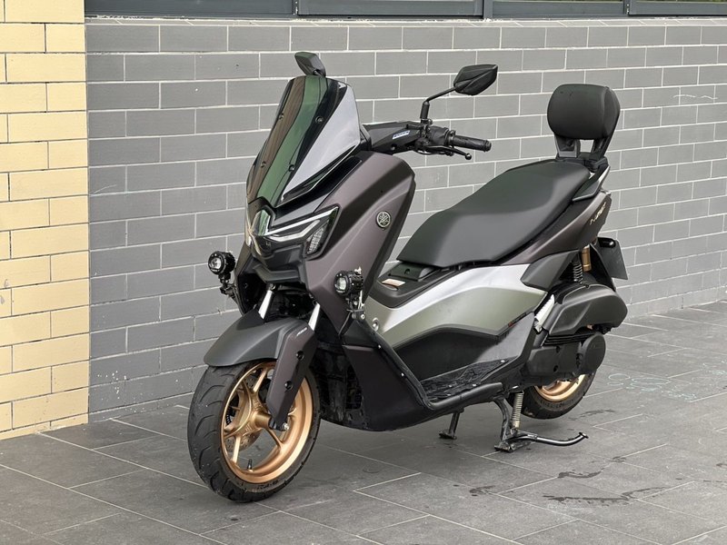 雅马哈 NMAX