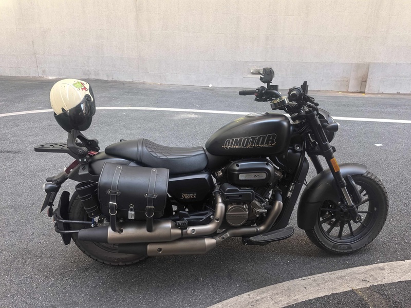 QJMOTOR 闪300S