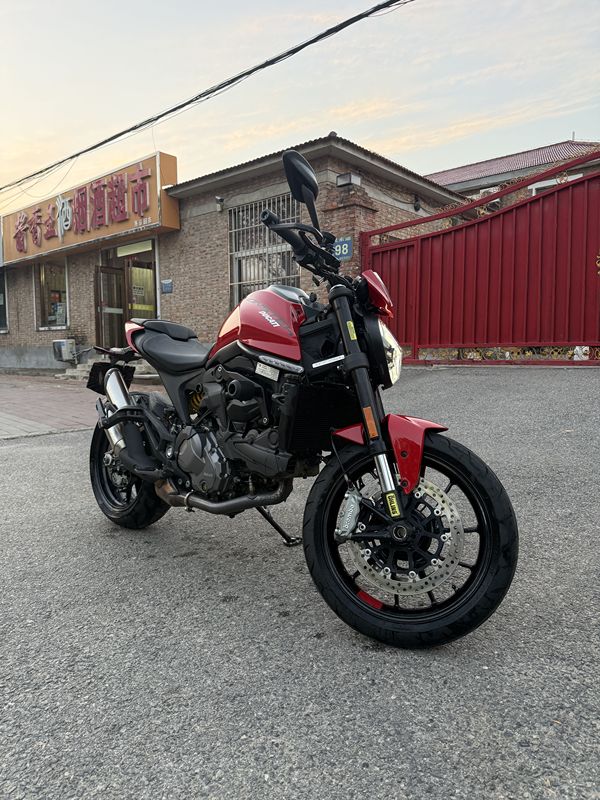 杜卡迪 Monster 950