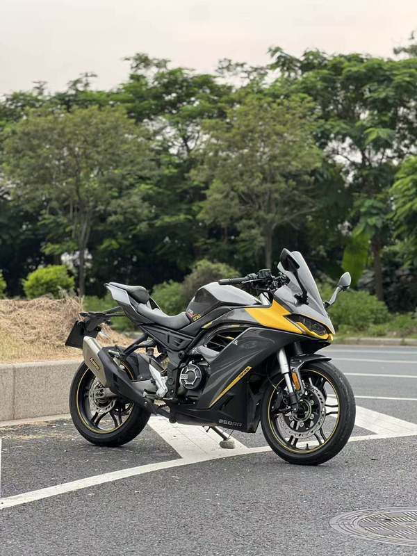 无极 250RR