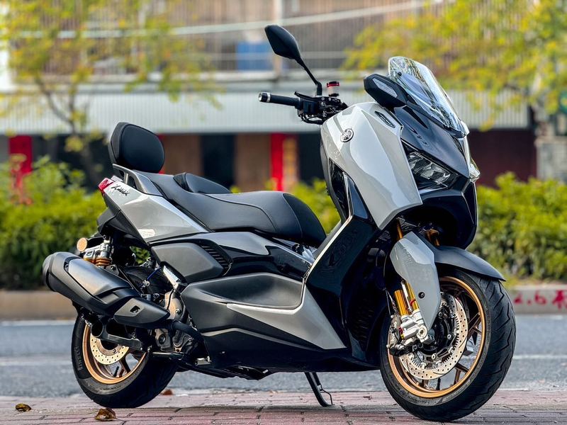 雅马哈 XMAX
