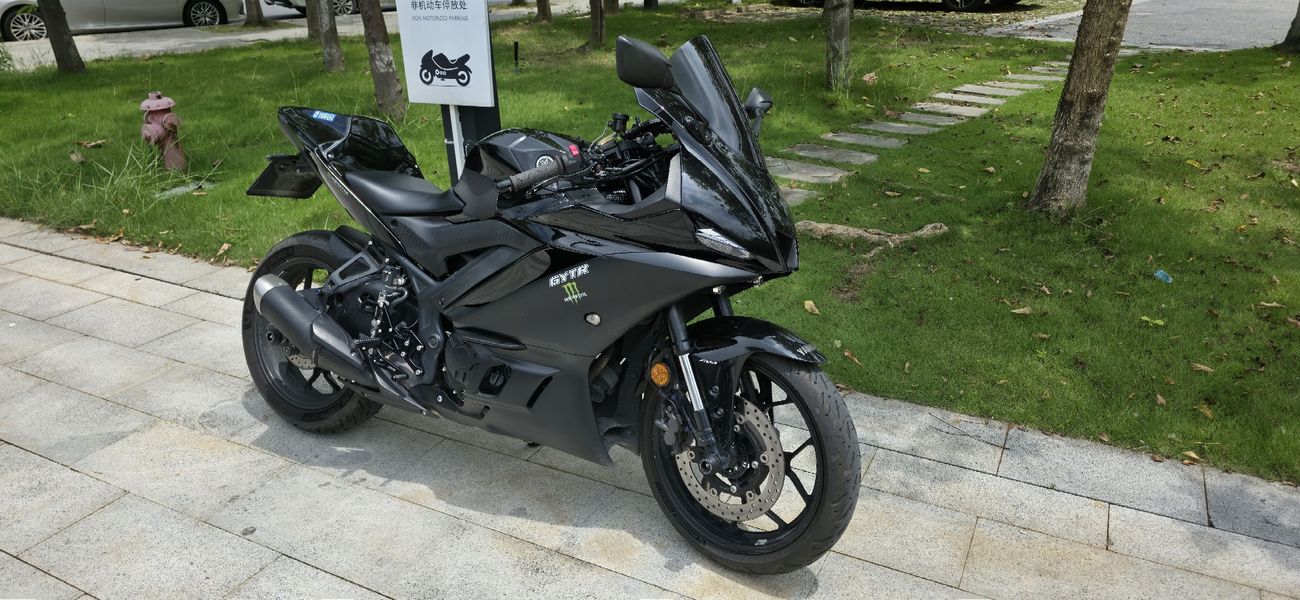 雅马哈 YZF-R3