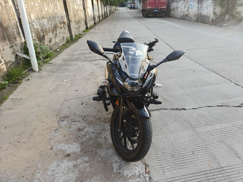 豪爵铃木 GSX250R