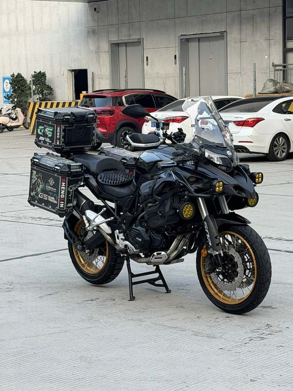 贝纳利 金鹏 TRK502