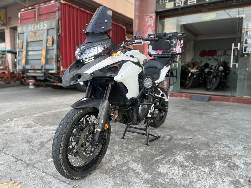 贝纳利 金鹏 TRK502