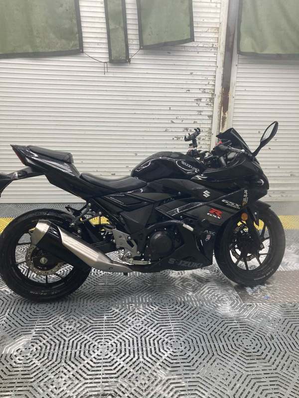 豪爵铃木 GSX250R