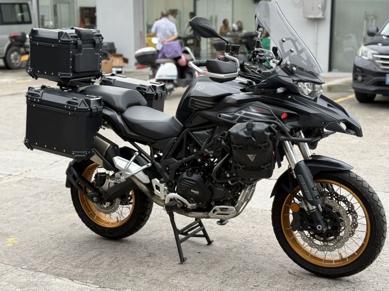 贝纳利 TRK552