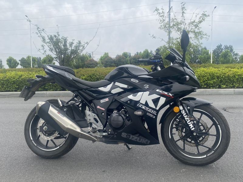 豪爵铃木 GSX250R