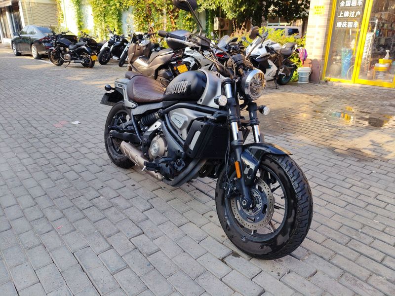 QJMOTOR 闪500S