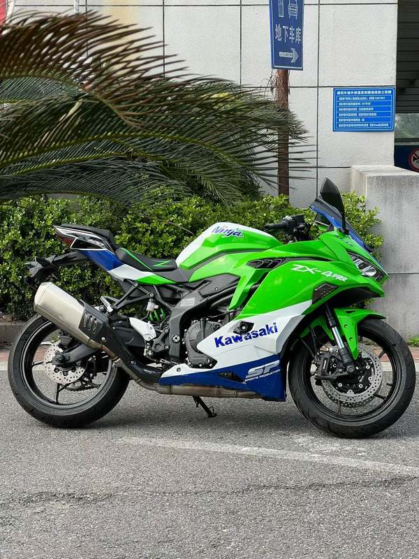 川崎 ZX-4R