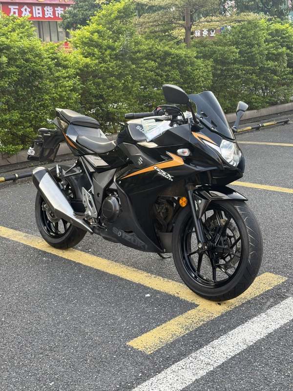 豪爵铃木 GSX250R