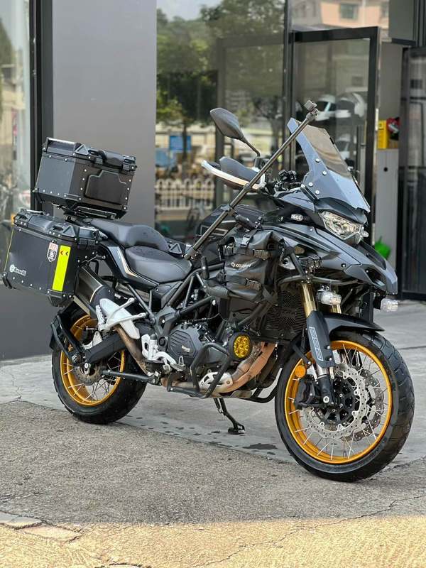 贝纳利 TRK552